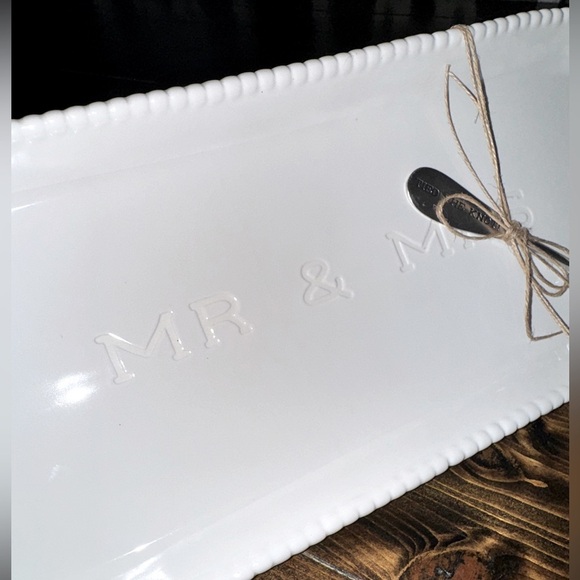 Mud Pie Mr & Mrs Plate & Cheese Knife Wedding Anniversary Serving Gift Set - Picture 6 of 7